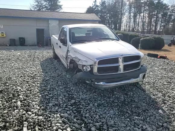 ✅ 2004 Dodge 2500 ST • VIN: 3D7KA28D64G240637 • Lot: 85954614. Wystawiony na Copart z przebiegiem 278 957 mil. Bezpłatny archiwum sprzedaży aukcyjnych z USA i szczegółowy raport historii pojazdu na DreamBid. Zdjęcie 11.