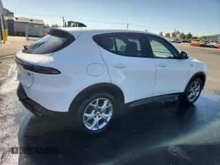 2024 Dodge Hornet R/T z VIN ZACPDFCW9R3A28738, wystawiony jako Copart lot #66215455 z przebiegiem 31 066 mil mil oraz Czysty tytuł • Clean title. Historia ofert i sprzedaży dostępna na DreamBid. Obrazek 3.