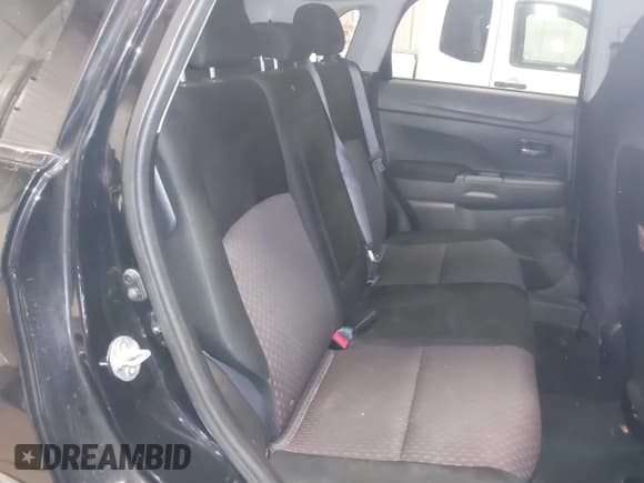 ✅ 2018 Mitsubishi Outlander ES • VIN: JA4AR3AUXJZ022317 • Lot: 43801759. Listed on IAAI with 94,704 mi. Free auction sales archive from the USA and detailed vehicle history report at DreamBid. Image 8.