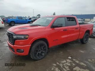 ✅ 2025 Ram 1500 Laramie • VIN: 1C6SRFRP2SN563288 • Лот: 67044295. Опубликован ранее на Copart с пробегом 2 365 миль. Бесплатный доступ к архиву аукционных продаж из США и подробный отчёт об истории автомобиля на DreamBid. Изображение 1.