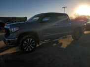 ✅ 2018 Toyota Tundra SR5 • VIN: 5TFFY5F16JX237455 • Lot: 84060504. Wystawiony na Copart z przebiegiem 105 034 mil. Bezpłatny archiwum sprzedaży aukcyjnych z USA i szczegółowy raport historii pojazdu na DreamBid. Zdjęcie 1.