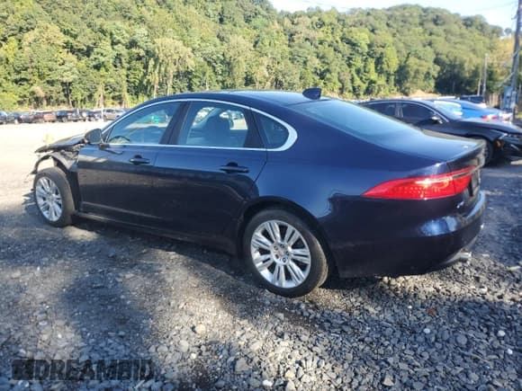 ✅ 2017 Jaguar XF 35t Premium • VIN: SAJBJ4BV8HCY28296 • Lot: 71672155. Wystawiony na Copart z przebiegiem 79 071 mil. Bezpłatny archiwum sprzedaży aukcyjnych z USA i szczegółowy raport historii pojazdu na DreamBid. Zdjęcie 2.