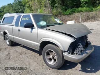 ✅ 2001 Chevrolet S-10 LS • VIN: 1GCCS19W318113416 • Lot: 42586520. Listed on IAAI with 158,682 mi. Free auction sales archive from the USA and detailed vehicle history report at DreamBid. Image 1.