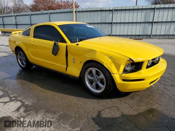 ✅ 2006 Ford Mustang Standard • VIN: 1ZVFT80NX65101485 • Lot: 93646925. Wystawiony na Copart z przebiegiem 179 372 mil. Bezpłatny archiwum sprzedaży aukcyjnych z USA i szczegółowy raport historii pojazdu na DreamBid. Zdjęcie 4.