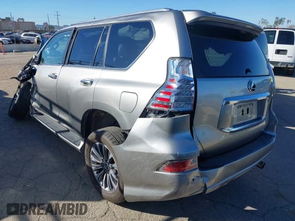 ✅ 2023 Lexus GX 460 Luxury • VIN: JTJGM7BX4P5344883 • Lot: 43447925. Wystawiony na IAAI z przebiegiem 49 334 mil. Bezpłatny archiwum sprzedaży aukcyjnych z USA i szczegółowy raport historii pojazdu na DreamBid. Zdjęcie 3.