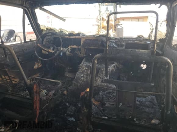 ✅ 1993 Dodge Cargo • VIN: 2B6JB31YXPK510390 • Lot: 72402394. Listed on Copart with Not provided. Free auction sales archive from the USA and detailed vehicle history report at DreamBid. Image 5.