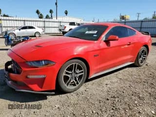 ✅ 2020 Ford Mustang GT • VIN: 1FA6P8CF0L5133617 • Lot: 90673305. Wystawiony na Copart z przebiegiem 95 649 mil. Bezpłatny archiwum sprzedaży aukcyjnych z USA i szczegółowy raport historii pojazdu na DreamBid. Zdjęcie 1.