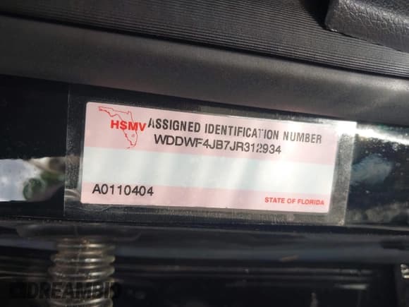 ✅ 2018 Mercedes-Benz C 300 • VIN: WDDWF4JB7JR312934 • Lot: 41590598. Wystawiony na IAAI z przebiegiem 94 088 mil. Bezpłatny archiwum sprzedaży aukcyjnych z USA i szczegółowy raport historii pojazdu na DreamBid. Zdjęcie 9.