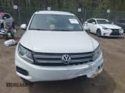 ✅ 2017 Volkswagen Tiguan S • VIN: WVGBV7AX8HK054298 • Лот: 42059711. Опубликован ранее на IAAI с пробегом 89 686 миль. Бесплатный доступ к архиву аукционных продаж из США и подробный отчёт об истории автомобиля на DreamBid. Изображение 11.
