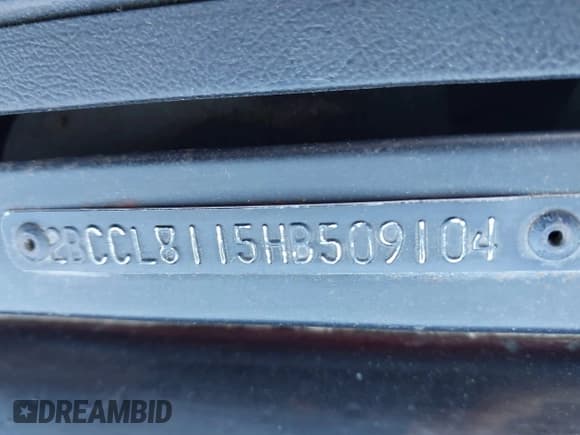 ✅ 1987 Jeep Wrangler • VIN: 2BCCL8115HB509104 • Lot: 43708992. Wystawiony na IAAI z przebiegiem 204 944 mil. Bezpłatny archiwum sprzedaży aukcyjnych z USA i szczegółowy raport historii pojazdu na DreamBid. Zdjęcie 9.