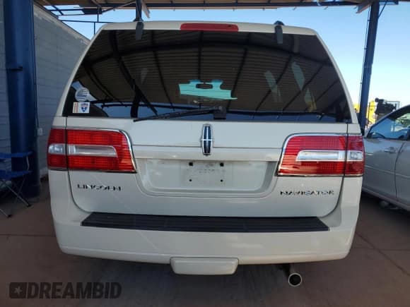 ✅ 2007 Lincoln Navigator • VIN: 5LMFU27517LJ15817 • Lot: 86484375. Wystawiony na Copart z przebiegiem 110 844 mil. Bezpłatny archiwum sprzedaży aukcyjnych z USA i szczegółowy raport historii pojazdu na DreamBid. Zdjęcie 6.