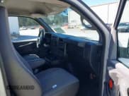 ✅ 2012 GMC Savana Cargo • VIN: 1GTW7FCAXC1185735 • Lot: 41799748. Wystawiony na IAAI z przebiegiem 399 649 mil. Bezpłatny archiwum sprzedaży aukcyjnych z USA i szczegółowy raport historii pojazdu na DreamBid. Zdjęcie 5.