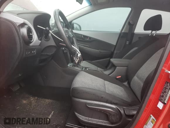 ✅ 2019 Hyundai Kona SEL • VIN: KM8K22AAXKU241562 • Лот: 70724103. Опубликован ранее на Copart с пробегом 34 897 миль. Бесплатный доступ к архиву аукционных продаж из США и подробный отчёт об истории автомобиля на DreamBid. Изображение 7.