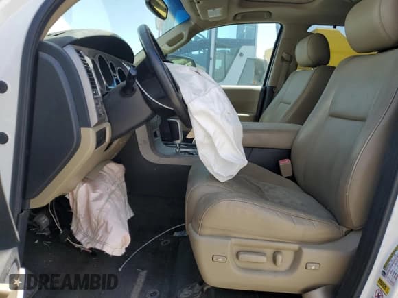 ✅ 2012 Toyota Sequoia Limited • VIN: 5TDJY5G13CS056041 • Lot: 60545595. Wystawiony na Copart z przebiegiem 192 613 mil. Bezpłatny archiwum sprzedaży aukcyjnych z USA i szczegółowy raport historii pojazdu na DreamBid. Zdjęcie 7.