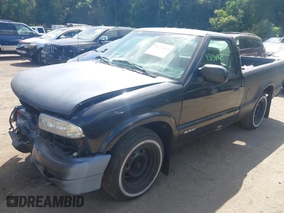 ✅ 2002 Chevrolet S-10 LS • VIN: 1GCCS145628180253 • Лот: 43132423. Опубликован ранее на IAAI с пробегом 103 662 миль. Бесплатный доступ к архиву аукционных продаж из США и подробный отчёт об истории автомобиля на DreamBid. Изображение 2.