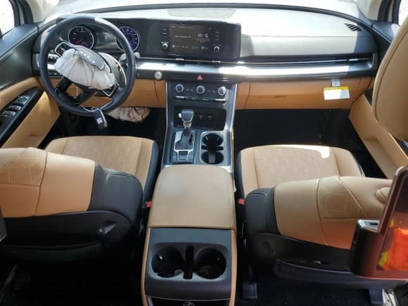 ✅ 2023 Kia Carnival LX • VIN: KNDNB4H35P6210204 • Lot: 55009514. Listed on Copart with 19,702 mi. Free auction sales archive from the USA and detailed vehicle history report at DreamBid. Image 8.