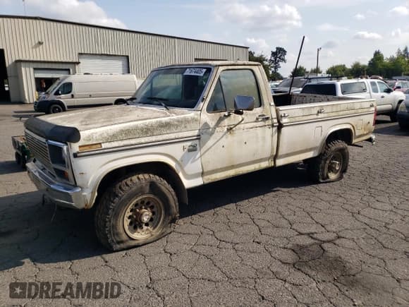 ✅ 1985 Ford F-350 • VIN: 1FTHF3615FPB13171 • Лот: 71674405. Опубликован ранее на Copart с пробегом 58 992 миль. Бесплатный доступ к архиву аукционных продаж из США и подробный отчёт об истории автомобиля на DreamBid. Изображение 1.