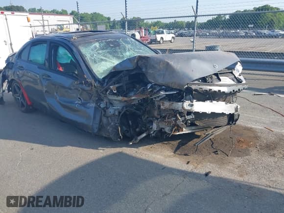 ✅ 2018 Mercedes-Benz C 43 AMG • VIN: 55SWF6EB8JU271525 • Lot: 42145113. Wystawiony na IAAI z przebiegiem 58 082 mil. Bezpłatny archiwum sprzedaży aukcyjnych z USA i szczegółowy raport historii pojazdu na DreamBid. Zdjęcie 1.