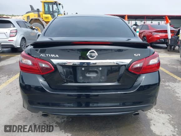 ✅ 2017 Nissan Altima SV • VIN: 1N4AL3AP4HC215163 • Lot: 41972238. Listed on IAAI with 147,627 mi. Free auction sales archive from the USA and detailed vehicle history report at DreamBid. Image 16.