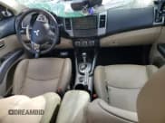 ✅ 2013 Mitsubishi Outlander GT • VIN: JA4JT5AX6DU015356 • Лот: 43944485. Опубликован ранее на Copart с пробегом 188 681 миль. Бесплатный доступ к архиву аукционных продаж из США и подробный отчёт об истории автомобиля на DreamBid. Изображение 8.