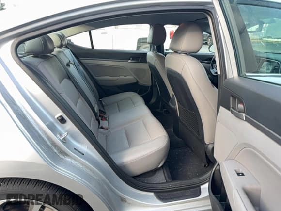 ✅ 2017 Hyundai Elantra Value Edition • VIN: 5NPD84LF5HH009809 • Лот: 92907195. Опубликован ранее на Copart с пробегом 174 089 миль. Бесплатный доступ к архиву аукционных продаж из США и подробный отчёт об истории автомобиля на DreamBid. Изображение 6.