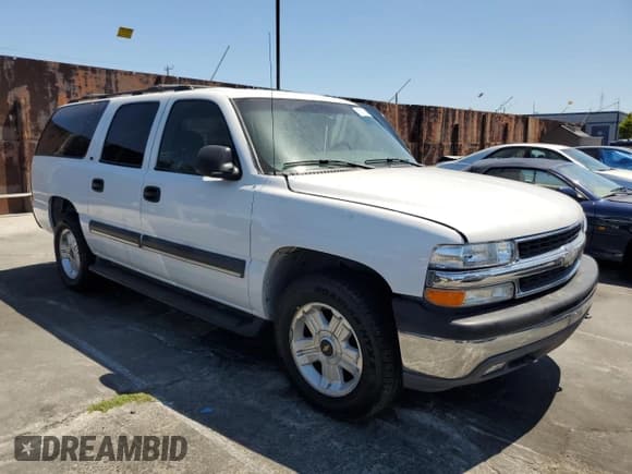 ✅ 2002 Chevrolet Suburban LS • VIN: 1GNEC16T32J322088 • Lot: 63978685. Wystawiony na Copart z przebiegiem 239 336 mil. Bezpłatny archiwum sprzedaży aukcyjnych z USA i szczegółowy raport historii pojazdu na DreamBid. Zdjęcie 4.
