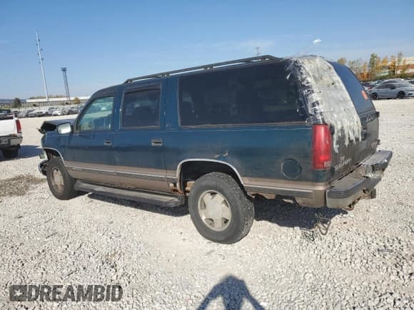 ✅ 1997 GMC Suburban • VIN: 3GKFK16R7VG514905 • Lot: 77410934. Wystawiony na Copart z przebiegiem 193 116 mil. Bezpłatny archiwum sprzedaży aukcyjnych z USA i szczegółowy raport historii pojazdu na DreamBid. Zdjęcie 2.