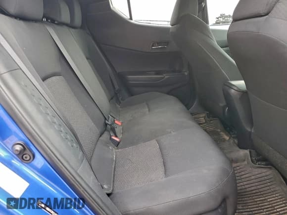 ✅ 2018 Toyota C-HR XLE • VIN: NMTKHMBXXJR024855 • Лот: 94132745. Опубликован ранее на Copart с пробегом 118 738 миль. Бесплатный доступ к архиву аукционных продаж из США и подробный отчёт об истории автомобиля на DreamBid. Изображение 11.