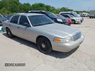 ✅ 2009 Ford Police Interceptor • VIN: 2FAHP71V29X102762 • Lot: 41972098. Wystawiony na IAAI z przebiegiem 238 995 mil. Bezpłatny archiwum sprzedaży aukcyjnych z USA i szczegółowy raport historii pojazdu na DreamBid. Zdjęcie 1.