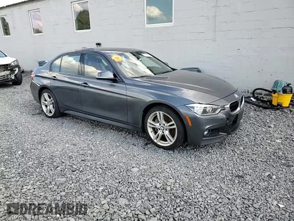 ✅ 2016 BMW 3 Series 328i xDrive • VIN: WBA8E3G57GNU38435 • Lot: 70808505. Wystawiony na Copart z przebiegiem Nie podano. Bezpłatny archiwum sprzedaży aukcyjnych z USA i szczegółowy raport historii pojazdu na DreamBid. Zdjęcie 14.