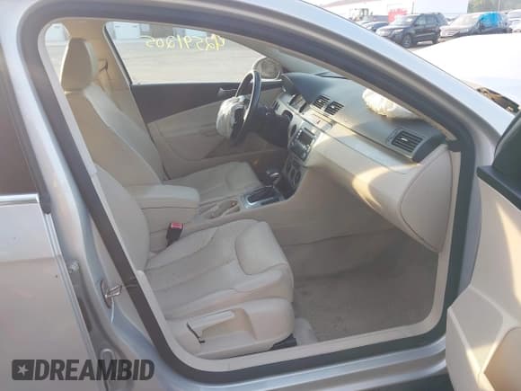 ✅ 2009 Volkswagen Passat Komfort • VIN: WVWJK73C19P053694 • Лот: 42591205. Опубликован ранее на IAAI с пробегом 104 227 миль. Бесплатный доступ к архиву аукционных продаж из США и подробный отчёт об истории автомобиля на DreamBid. Изображение 5.