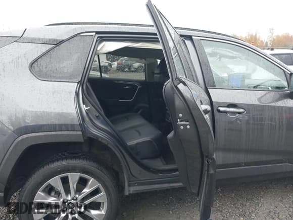 ✅ 2023 Toyota RAV4 Limited • VIN: 2T3N1RFV9PC387732 • Лот: 43571393. Опубликован ранее на IAAI с пробегом 23 572 миль. Бесплатный доступ к архиву аукционных продаж из США и подробный отчёт об истории автомобиля на DreamBid. Изображение 8.