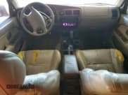 ✅ 1998 Toyota 4Runner Limited • VIN: JT3HN87R7W0156900 • Lot: 81203195. Wystawiony na Copart z przebiegiem 374 770 mil. Bezpłatny archiwum sprzedaży aukcyjnych z USA i szczegółowy raport historii pojazdu na DreamBid. Zdjęcie 8.