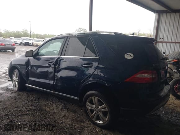 ✅ 2014 Mercedes-Benz M 350 • VIN: 4JGDA2EBXEA385648 • Lot: 41949867. Listed on IAAI with 228,140 mi. Free auction sales archive from the USA and detailed vehicle history report at DreamBid. Image 3.