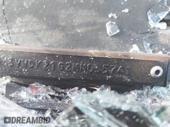 ✅ 1991 Volkswagen Golf • VIN: 3VWDK21G2MM035741 • Lot: 41414381. Wystawiony na IAAI z przebiegiem Nie podano. Bezpłatny archiwum sprzedaży aukcyjnych z USA i szczegółowy raport historii pojazdu na DreamBid. Zdjęcie 9.