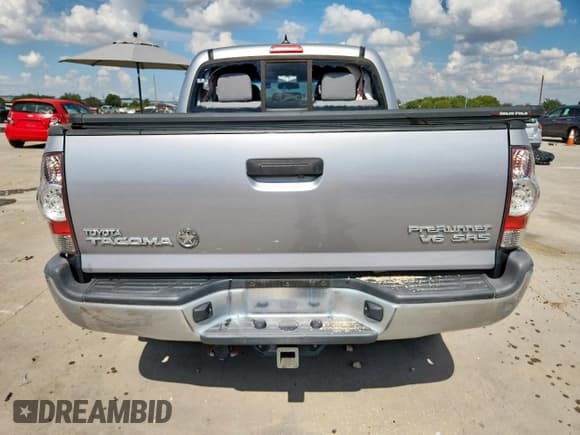 ✅ 2015 Toyota Tacoma PreRunner • VIN: 5TFJU4GN6FX086609 • Lot: 85283985. Wystawiony na Copart z przebiegiem 96 052 mil. Bezpłatny archiwum sprzedaży aukcyjnych z USA i szczegółowy raport historii pojazdu na DreamBid. Zdjęcie 6.