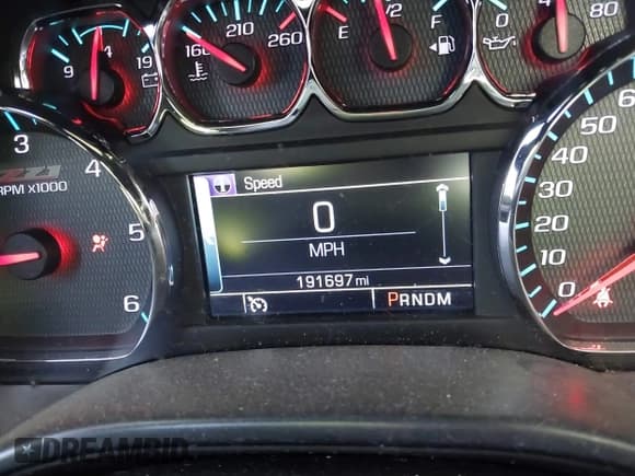 ✅ 2014 Chevrolet Silverado 1500 LT • VIN: 3GCUKREC5EG520698 • Lot: 41802165. Wystawiony na IAAI z przebiegiem 191 697 mil. Bezpłatny archiwum sprzedaży aukcyjnych z USA i szczegółowy raport historii pojazdu na DreamBid. Zdjęcie 15.