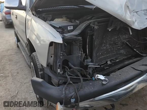 ✅ 2005 Chevrolet Tahoe LS • VIN: 1GNEC13T15R111563 • Лот: 91367015. Опубликован ранее на Copart с пробегом 249 902 миль. Бесплатный доступ к архиву аукционных продаж из США и подробный отчёт об истории автомобиля на DreamBid. Изображение 14.