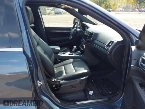 2021 Jeep Grand Cherokee 80th Anniversary с VIN 1C4RJFBG6MC828124, выставлен на аукционе IAAI как лот 43360424 с пробегом 45 071 миль миль и . История ставок и продаж доступна на DreamBid. Изображение 5.