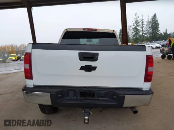 ✅ 2009 Chevrolet Silverado 1500 • VIN: 2GCFK135091126412 • Lot: 43780738. Wystawiony na IAAI z przebiegiem 136 801 mil. Bezpłatny archiwum sprzedaży aukcyjnych z USA i szczegółowy raport historii pojazdu na DreamBid. Zdjęcie 17.