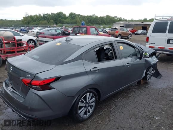 ✅ 2020 Nissan Versa SV • VIN: 3N1CN8EV6LL835306 • Lot: 43197186. Wystawiony na IAAI z przebiegiem Nie podano. Bezpłatny archiwum sprzedaży aukcyjnych z USA i szczegółowy raport historii pojazdu na DreamBid. Zdjęcie 4.