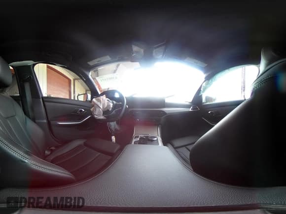 ✅ 2025 BMW 3 Series 330i xDrive • VIN: 3MW89CW0XS8F01632 • Lot: 43001651. Wystawiony na IAAI z przebiegiem 19 033 mil. Bezpłatny archiwum sprzedaży aukcyjnych z USA i szczegółowy raport historii pojazdu na DreamBid. Zdjęcie 18.