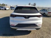 ✅ 2024 VinFast VF 8 Plus • VIN: RLLV1AFA6RH009038 • Lot: 79879874. Wystawiony na Copart z przebiegiem 1 467 mil. Bezpłatny archiwum sprzedaży aukcyjnych z USA i szczegółowy raport historii pojazdu na DreamBid. Zdjęcie 6.