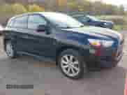 2014 Mitsubishi Outlander ES z VIN 4A4AR3AU0EE005229, wystawiony jako IAAI lot #43621061 z przebiegiem 147 459 mil mil oraz . Historia ofert i sprzedaży dostępna na DreamBid. Obrazek 1.