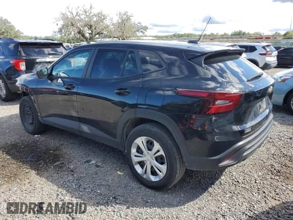 2024 Chevrolet Trax LS with VIN KL77LFE29RC244788, listed as a Copart auction lot 86167595 with 14,412 mi miles and Clean title. Bid and sale history available at DreamBid. Image 2.