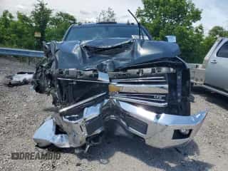 2003 Chevrolet Silverado 3500HD LTZ с VIN 1GC4K0CY1HF172639, выставлен на аукционе Copart как лот 56269834 с пробегом Не указан миль и На запчасти • Non repairable. История ставок и продаж доступна на DreamBid. Изображение 5.
