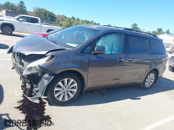 ✅ 2017 Toyota Sienna XLE • VIN: 5TDDZ3DC2HS153596 • Лот: 43342973. Опубликован ранее на IAAI с пробегом 94 055 миль. Бесплатный доступ к архиву аукционных продаж из США и подробный отчёт об истории автомобиля на DreamBid. Изображение 14.