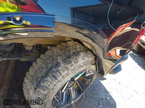 ✅ 2021 Chevrolet Silverado 1500 LT Trail Boss • VIN: 3GCPYFEL2MG223896 • Lot: 42156211. Wystawiony na IAAI z przebiegiem 108 623 mil. Bezpłatny archiwum sprzedaży aukcyjnych z USA i szczegółowy raport historii pojazdu na DreamBid. Zdjęcie 6.