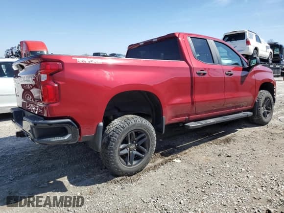 ✅ 2020 Chevrolet Silverado 1500 Custom Trail Boss • VIN: 1GCRYCEF2LZ263461 • Lot: 48933505. Wystawiony na Copart z przebiegiem 54 059 mil. Bezpłatny archiwum sprzedaży aukcyjnych z USA i szczegółowy raport historii pojazdu na DreamBid. Zdjęcie 3.