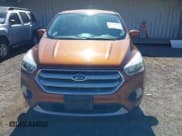 ✅ 2017 Ford Escape SE • VIN: 1FMCU9GD2HUA51174 • Lot: 41733323. Wystawiony na IAAI z przebiegiem 79 278 mil. Bezpłatny archiwum sprzedaży aukcyjnych z USA i szczegółowy raport historii pojazdu na DreamBid. Zdjęcie 13.